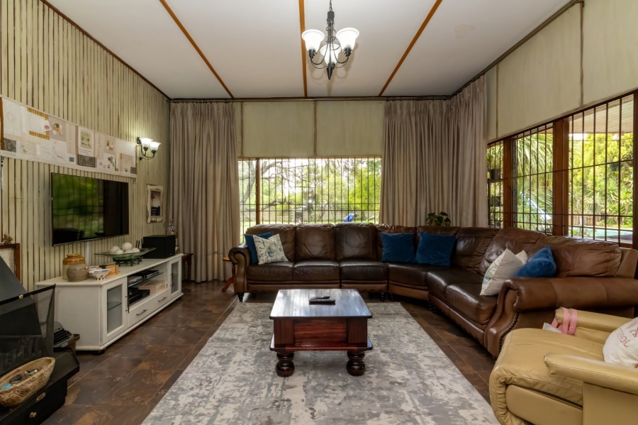 4 Bedroom Property for Sale in Wilgenhof Free State